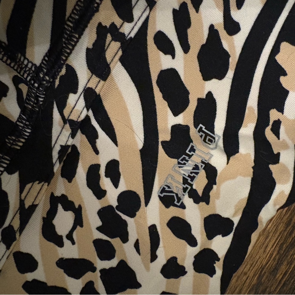 PINK Victoria's Secret Black and Tan Animal Print Leggings - Picture 5 of 6